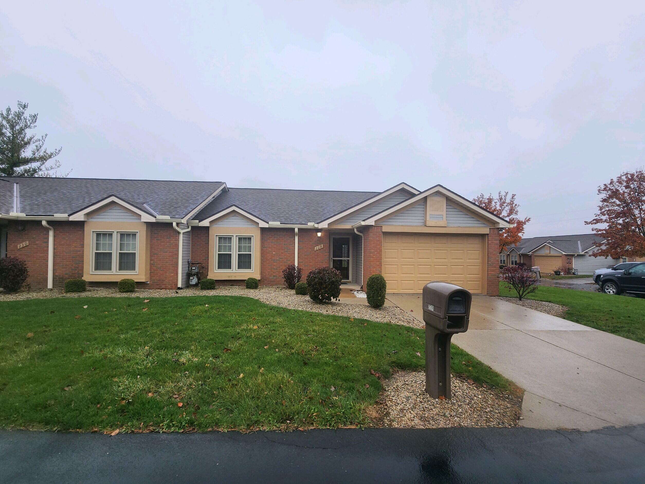 228 Cross Pointe Circle  Bellefontaine OH 43311 photo