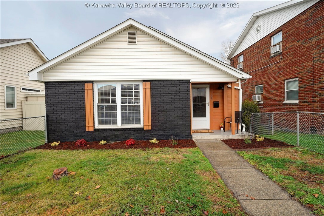 Property Photo: 33 Maccorkle Avenue WV 25303