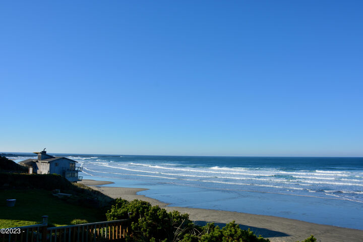 970 SW Mark Street  Newport OR 97365 photo