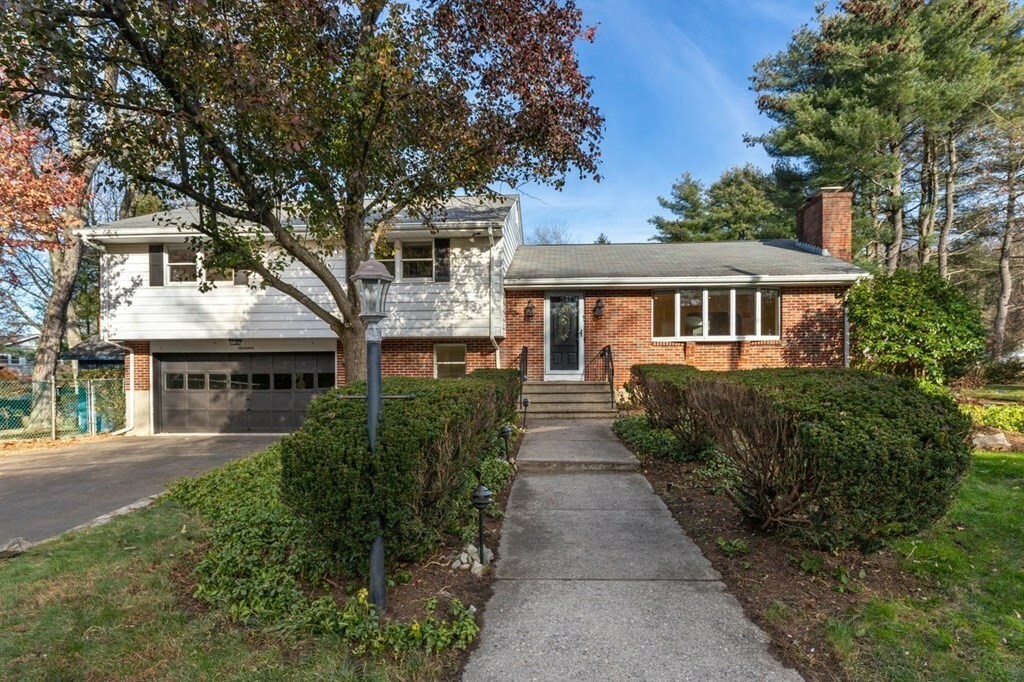 Property Photo: 17 Dudley Rd MA 02421