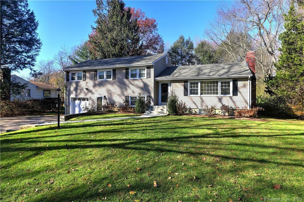 103 Weeping Willow Lane  Fairfield CT 06825 photo