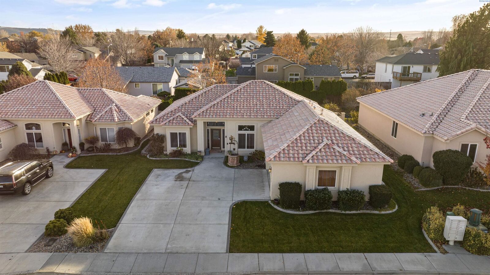 Property Photo: 8929 W Rio Grande Avenue WA 99336