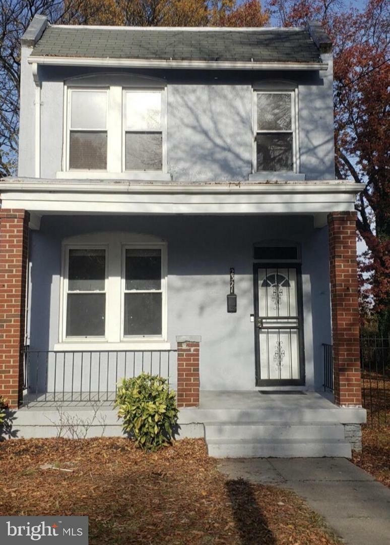 Property Photo:  2321 Shannon Place SE  DC 20020 