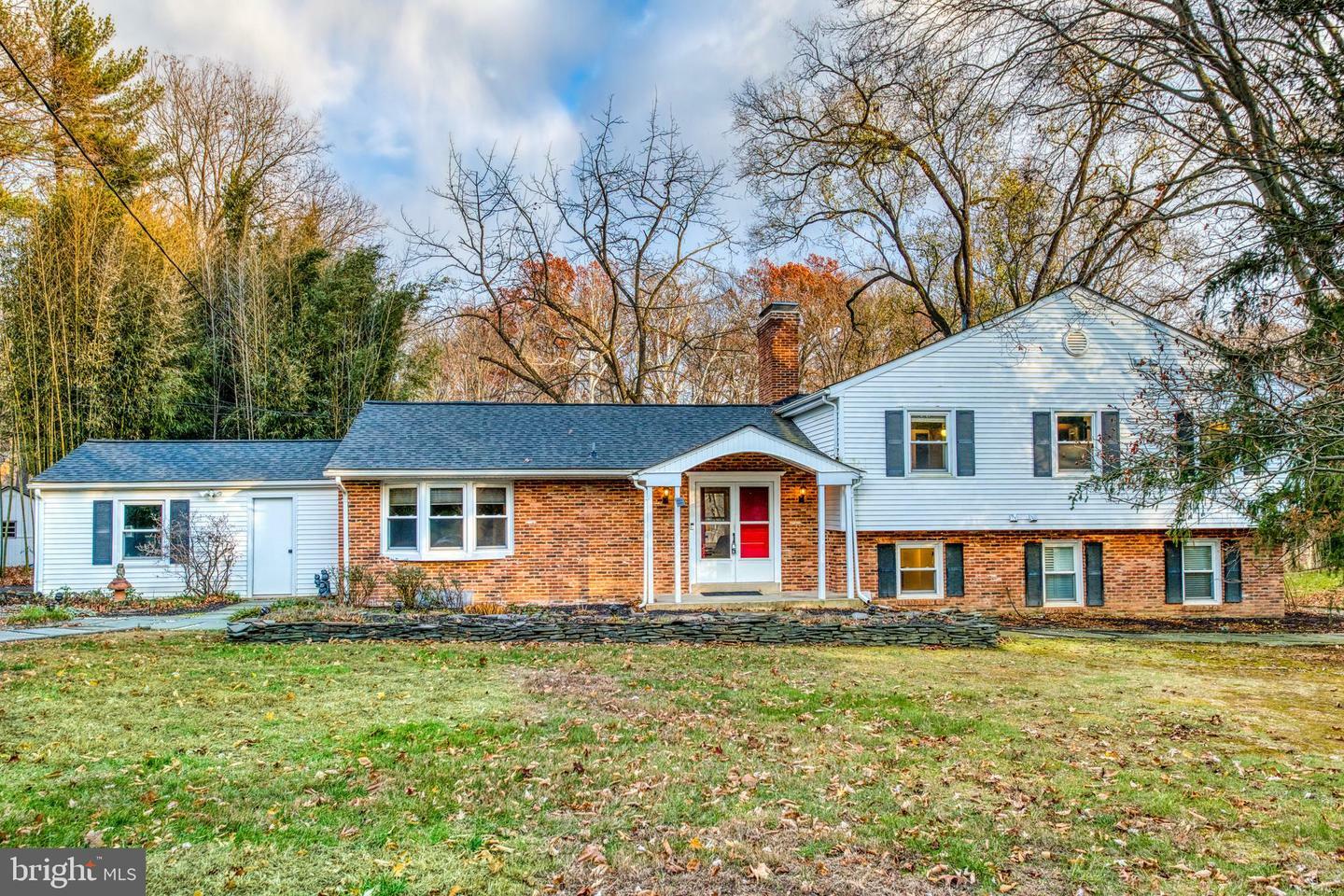 Property Photo:  13124 Chestnut Oak Drive  MD 20878 