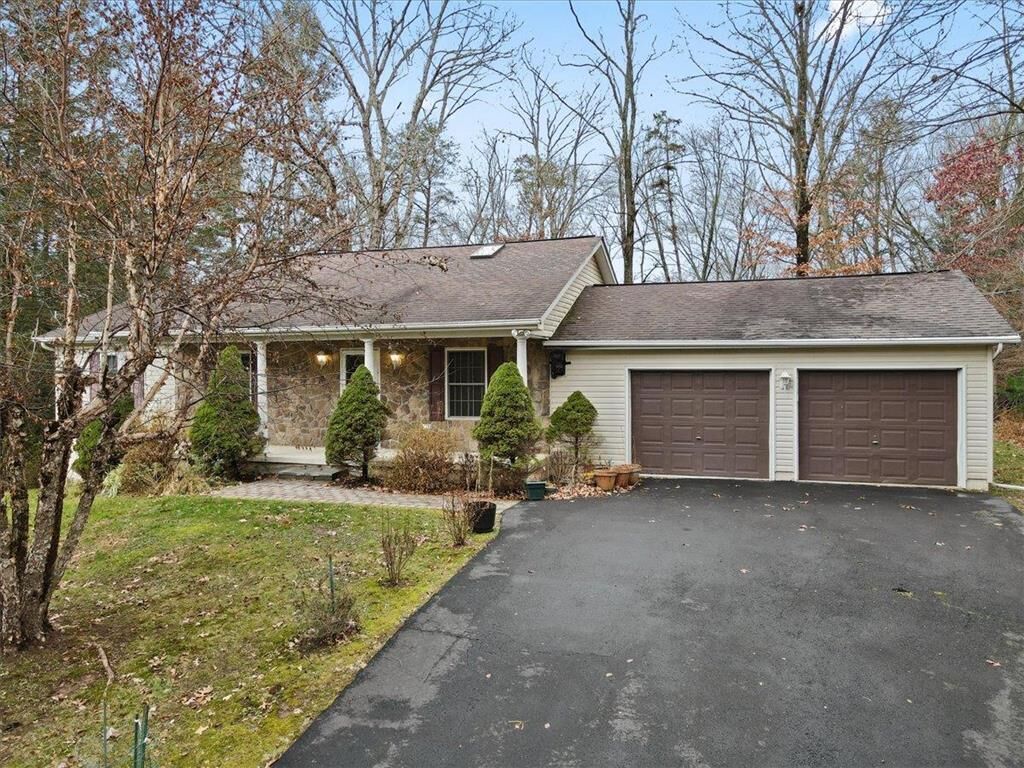 Property Photo:  6208 Deer Drive North  PA 18302 