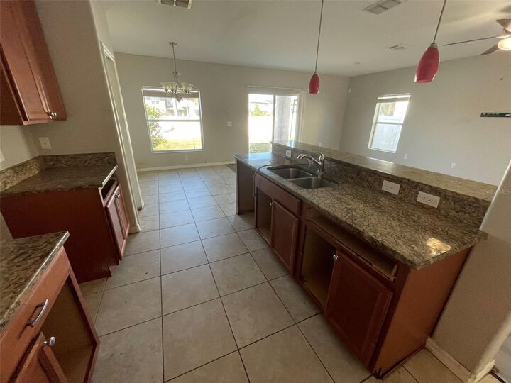 Property Photo:  1936 Hawks View Drive  FL 33570 