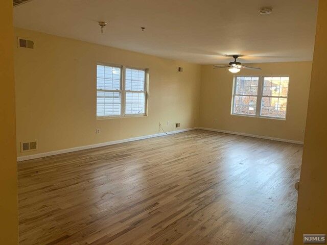 Property Photo:  521 3rd Street 3  NJ 07087 