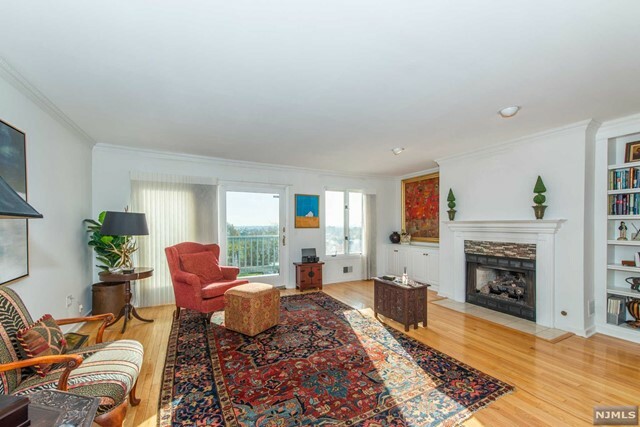 Property Photo:  28 Skyview Terrace  NJ 07013 