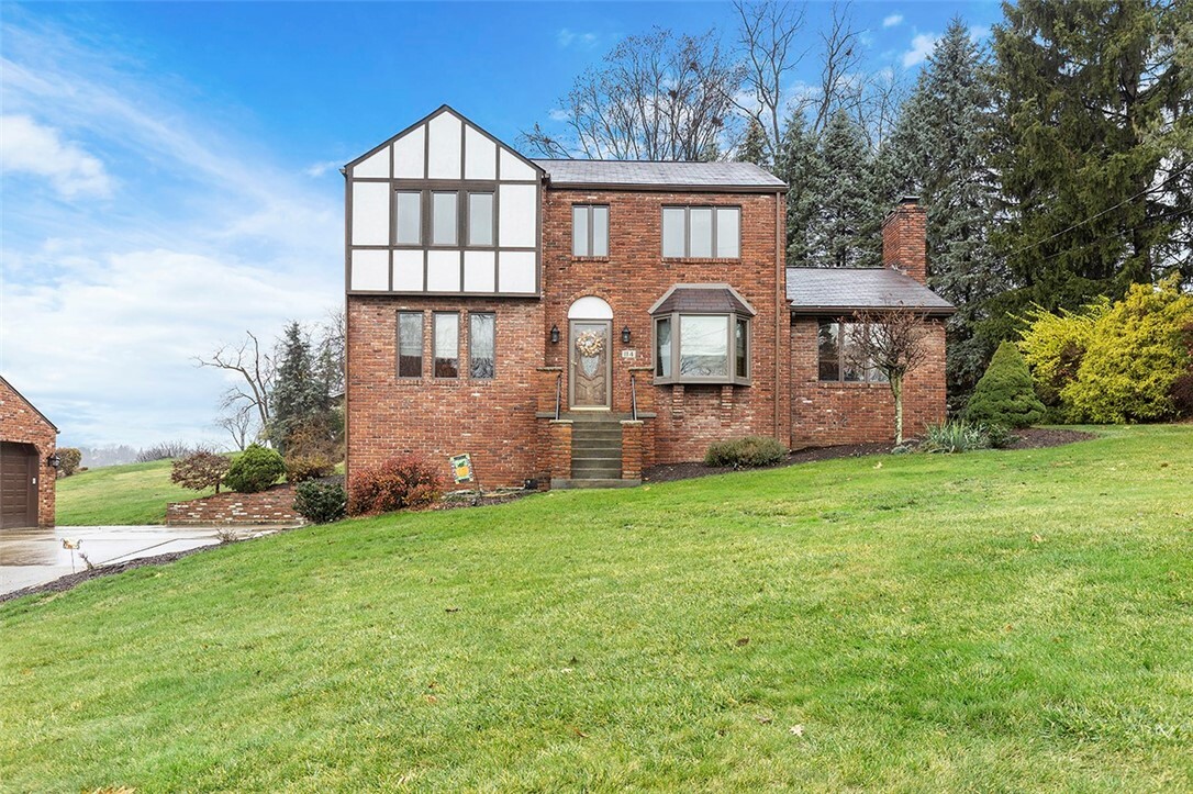Property Photo: 114 Macek Dr PA 15227