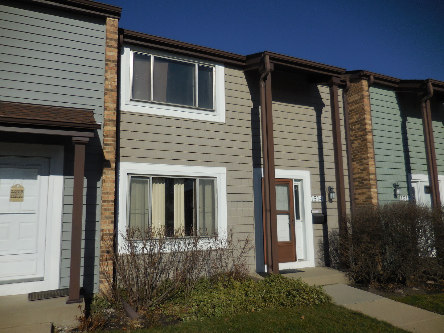 Property Photo: 1514 Clearwater Drive IL 60090