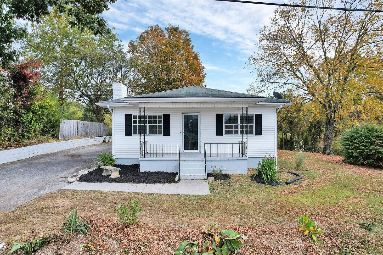 Property Photo:  420 East SE  TN 37311 