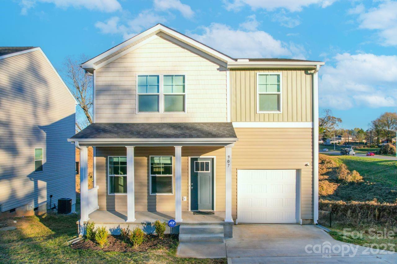 Property Photo: 907 Jost Street NC 28677
