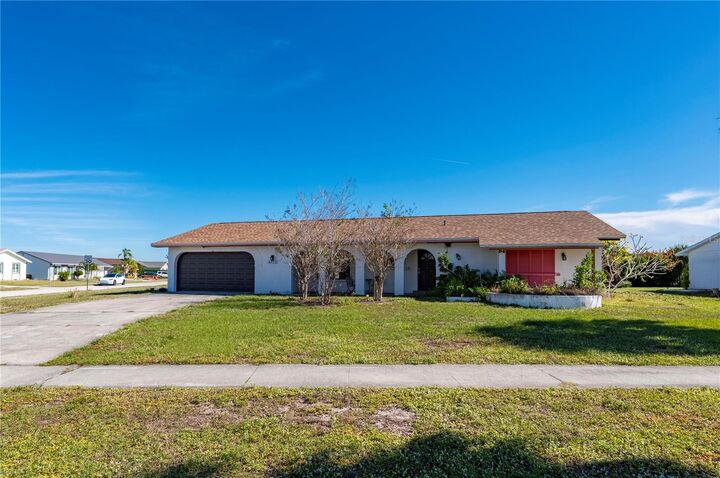 Property Photo:  6512 Coliseum Boulevard  FL 33981 