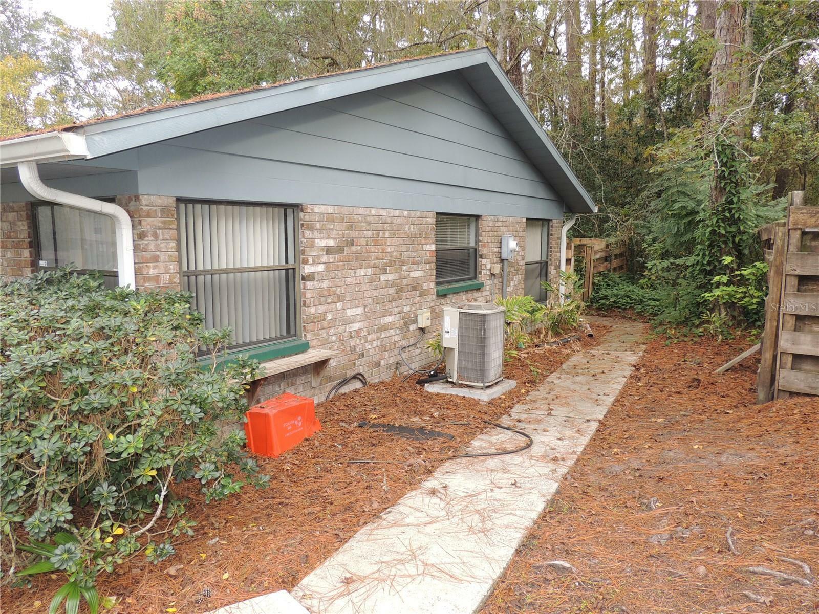 Property Photo:  4649 SW 45th Lane  FL 32608 