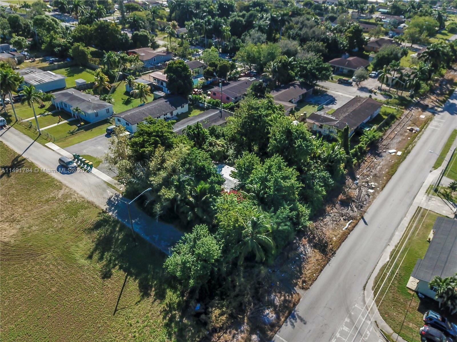 Property Photo:  980 NW 13th St  FL 33030 