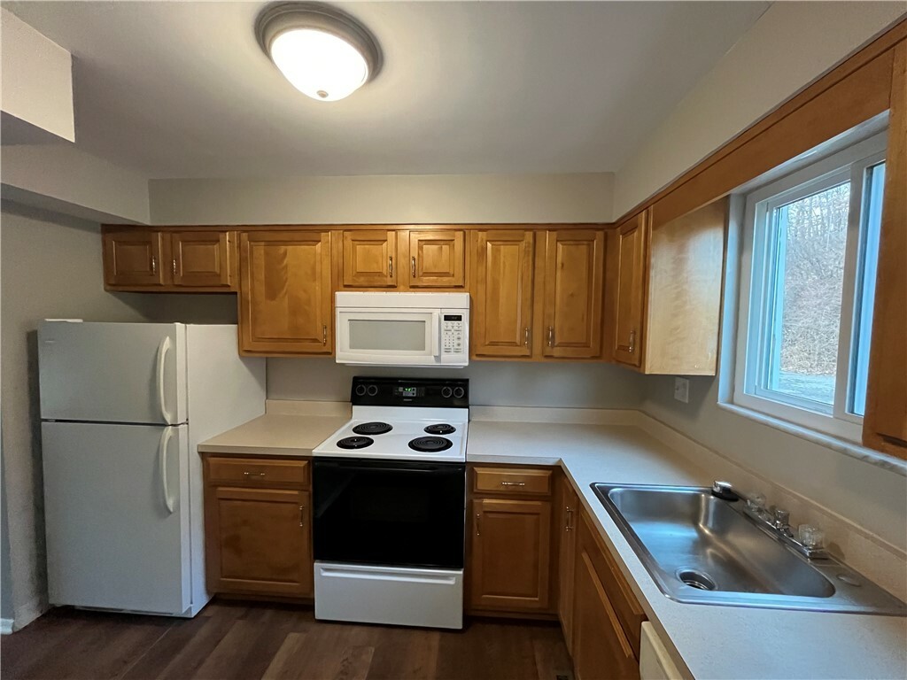 Property Photo:  20 Russellton Dorseyville Rd 104  PA 15024 