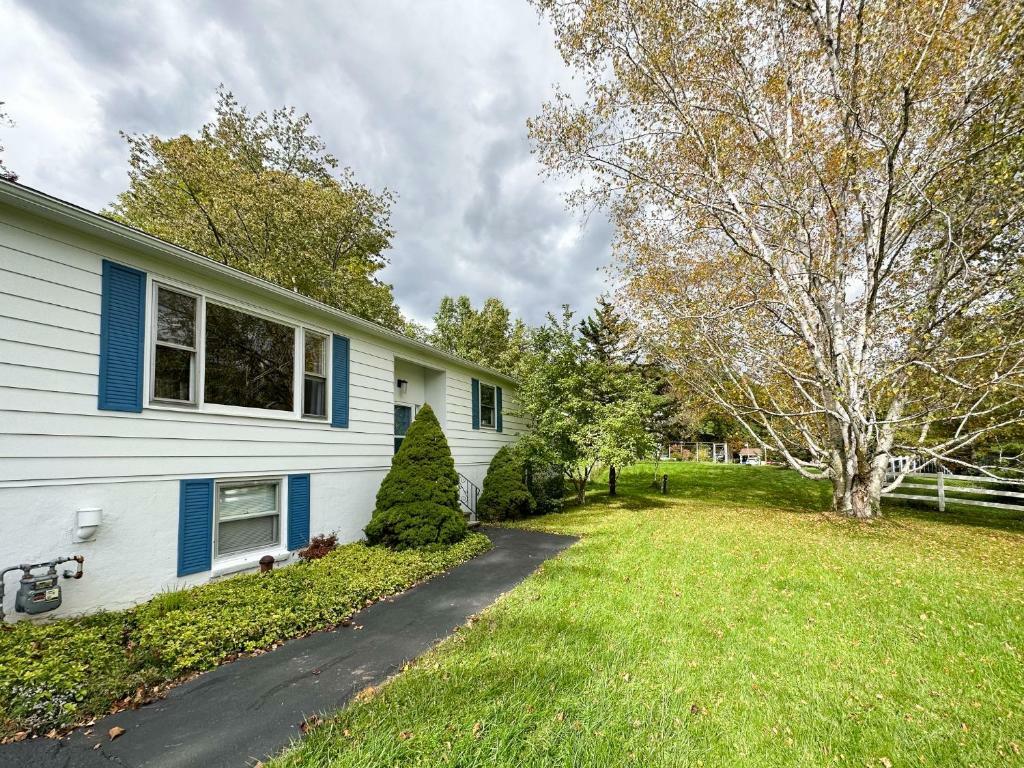 Property Photo:  6 Cliff Park Circle  NY 14850 