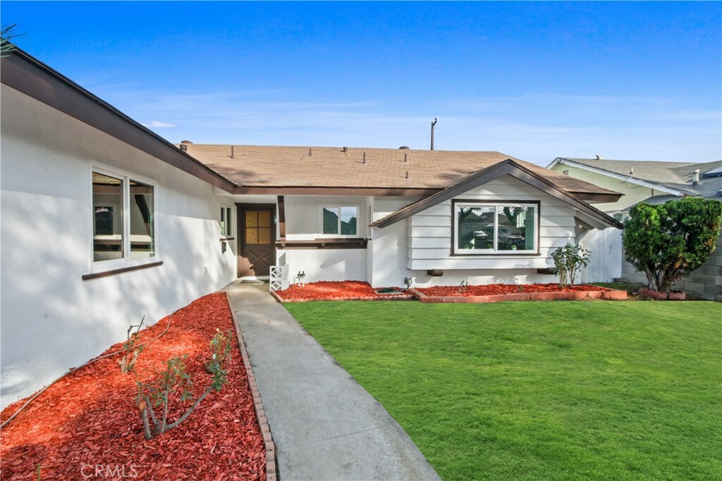 Property Photo:  2913 W Raymar Street  CA 92704 