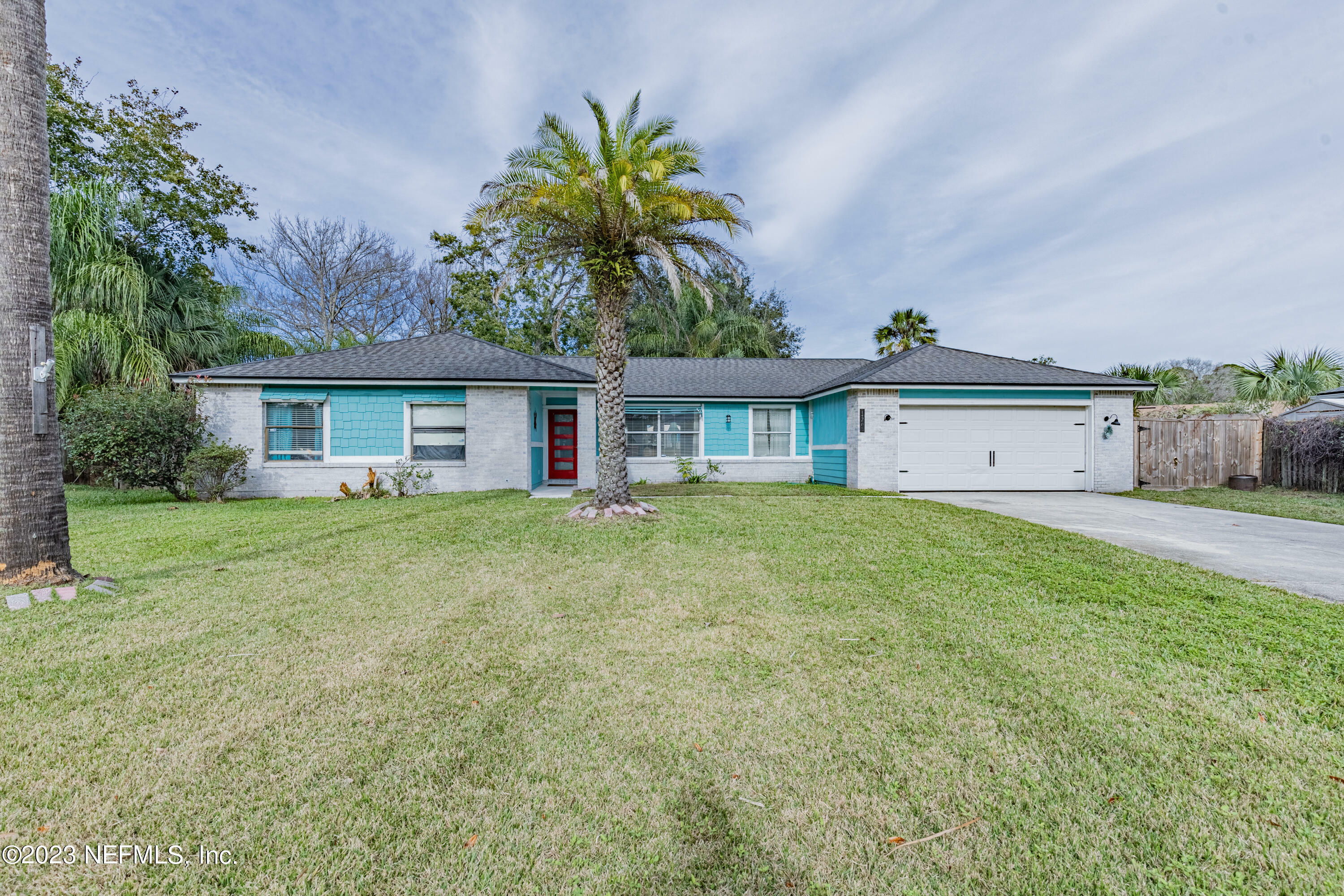 Property Photo: 14265 Falconhead Court FL 32224