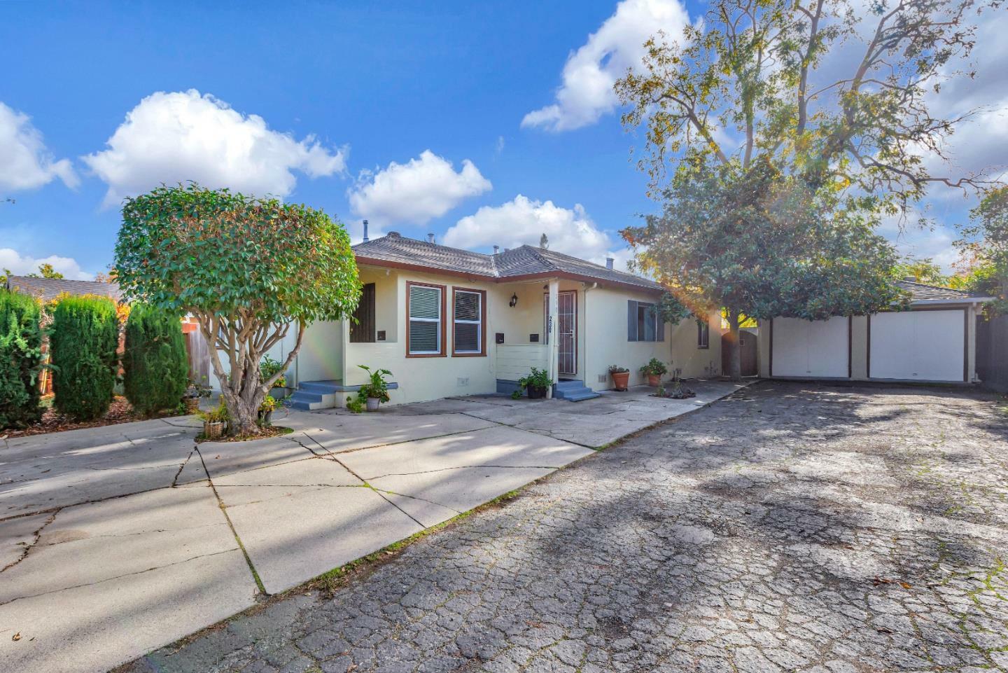 Property Photo: 230 Semicircular Road CA 94025