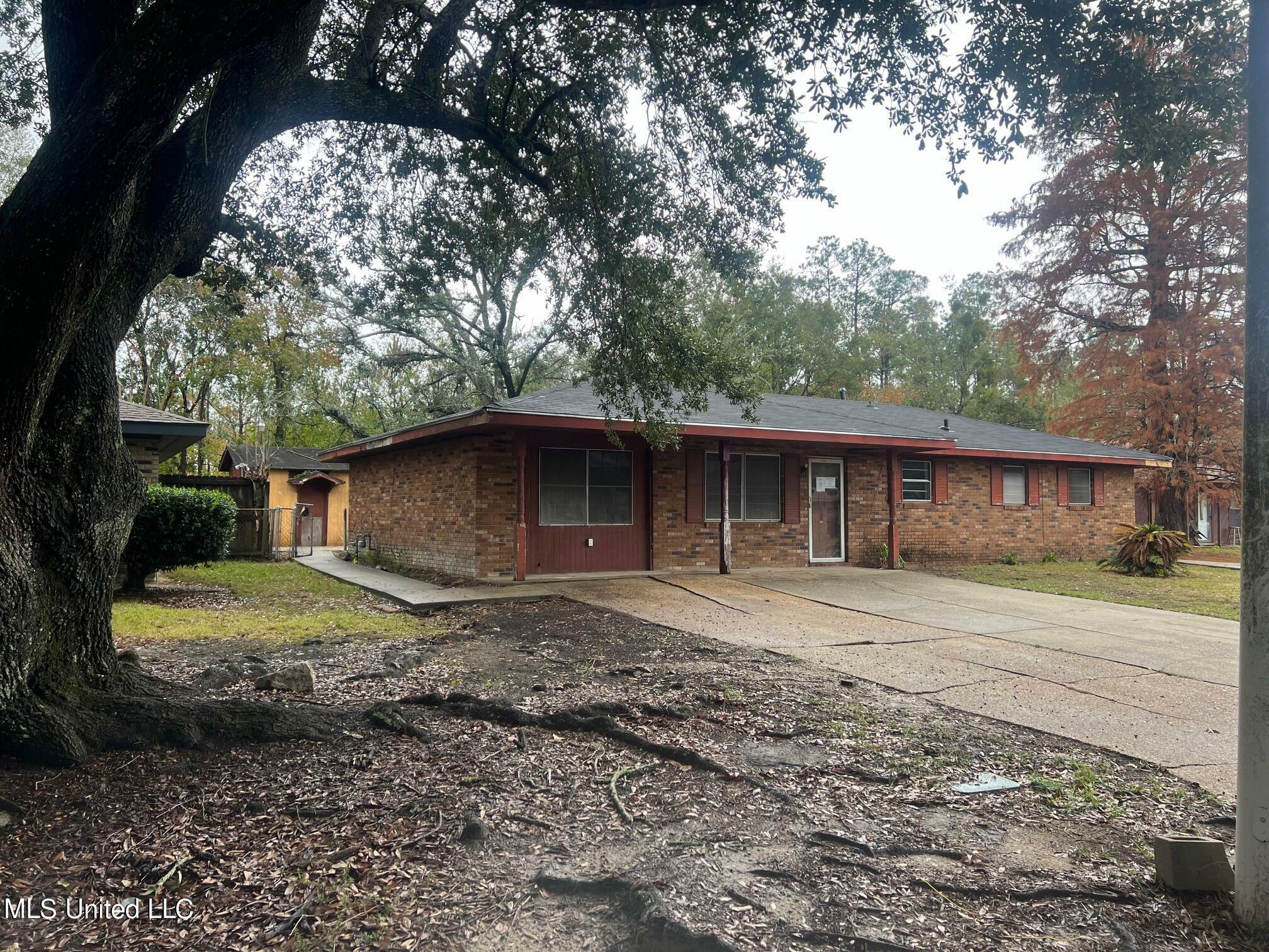 Property Photo: 605 E David Drive MS 39503