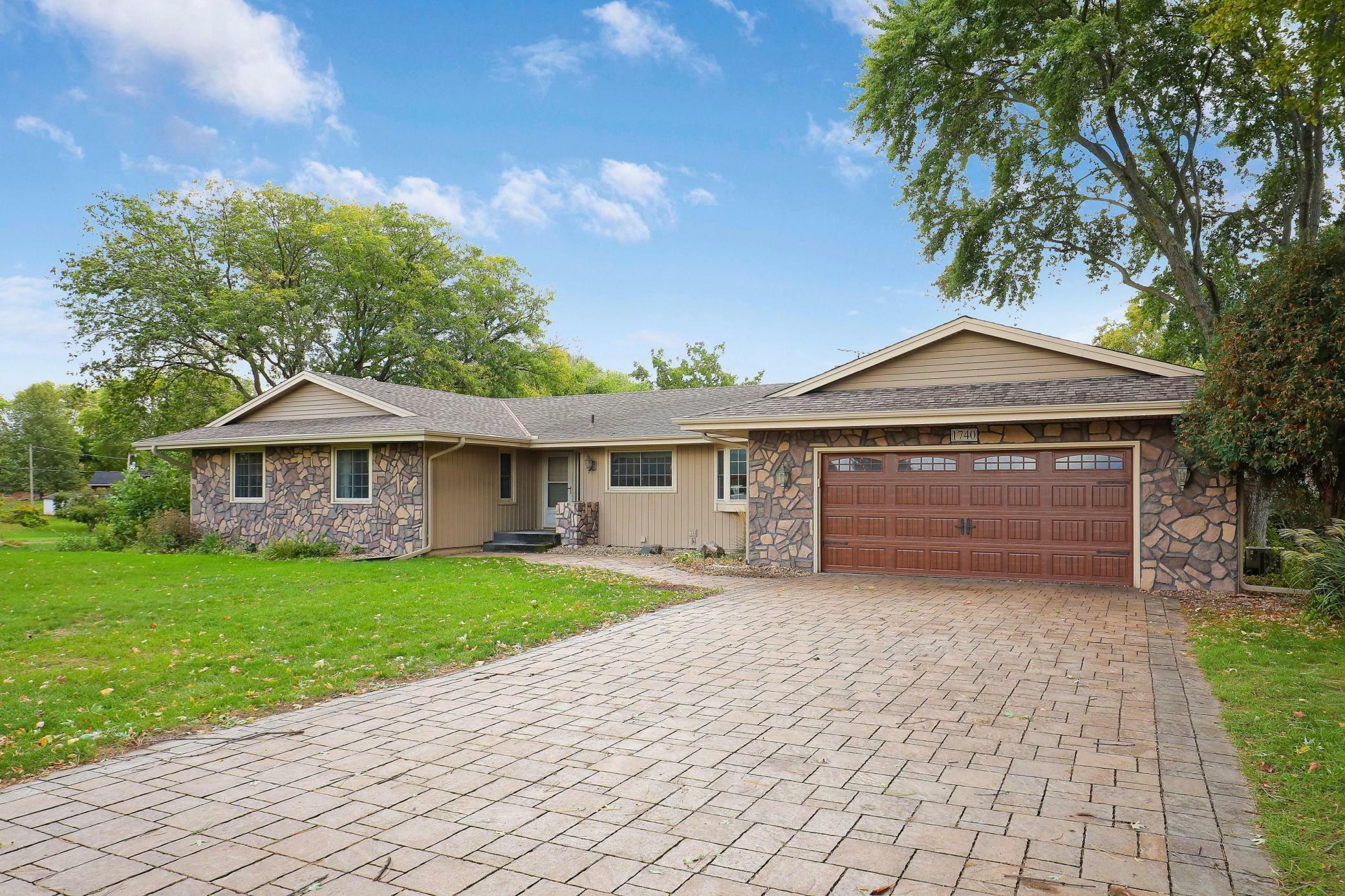 Property Photo: 1740 Crestridge Lane MN 55122