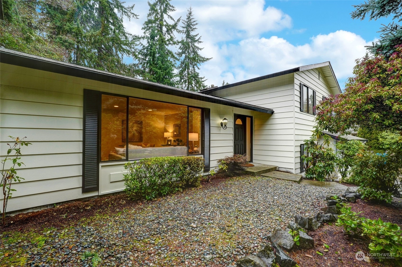 Property Photo:  14617 157th Place SE  WA 98059 