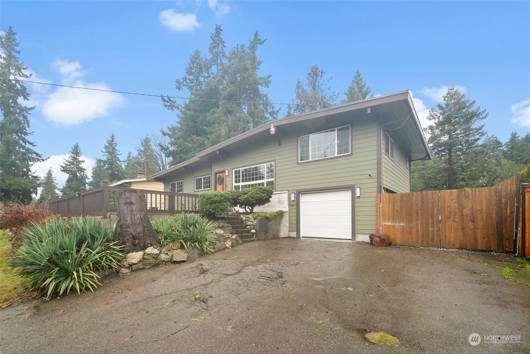 Property Photo:  6101 Park Way  WA 98036 