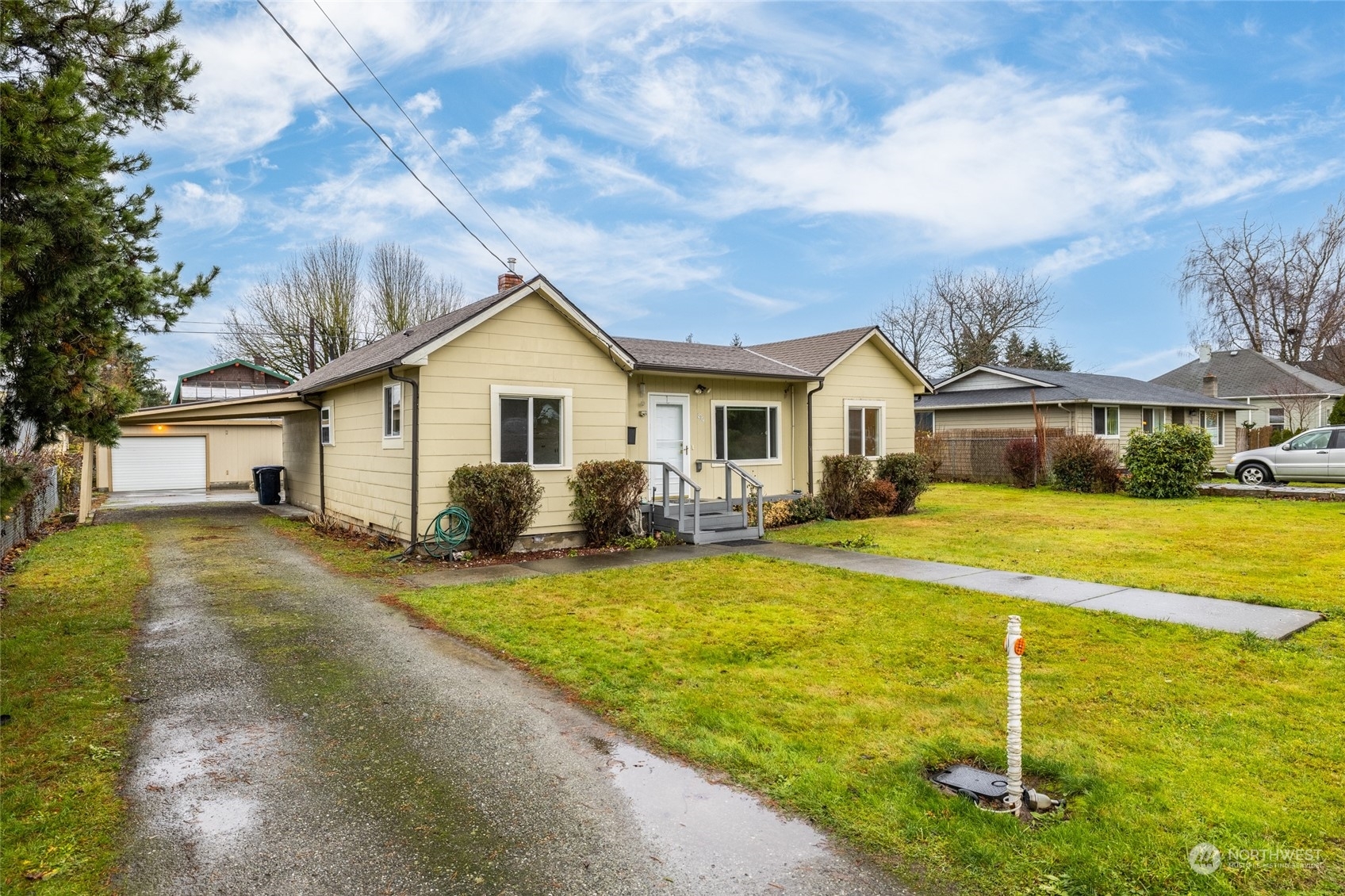 Property Photo:  816 Sterling Street  WA 98284 