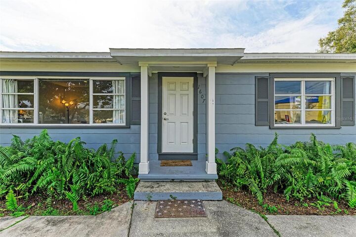 Property Photo:  1607 10th Street W  FL 34221 