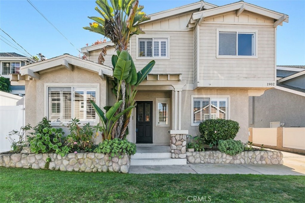 Property Photo:  1902 Belmont Lane A  CA 90278 