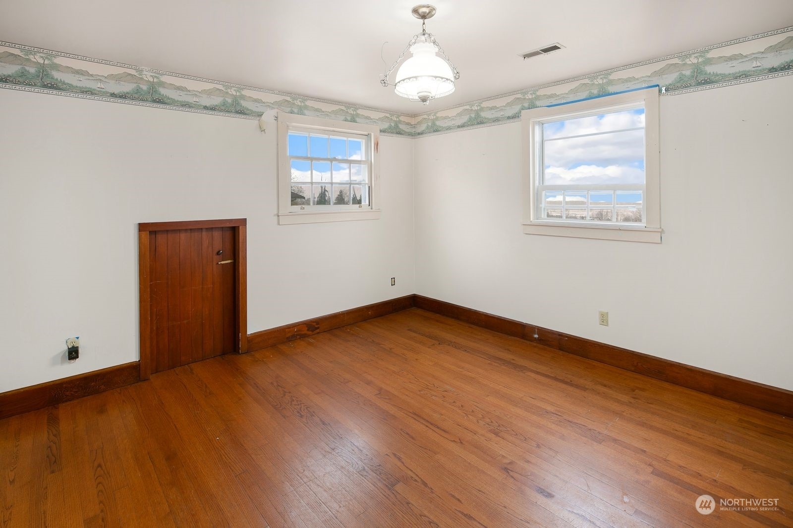 Property Photo:  5600 71st Avenue NE  WA 98270 