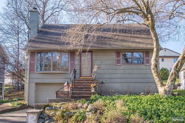 Property Photo:  7 Pinecrest Terrace  NJ 07470 