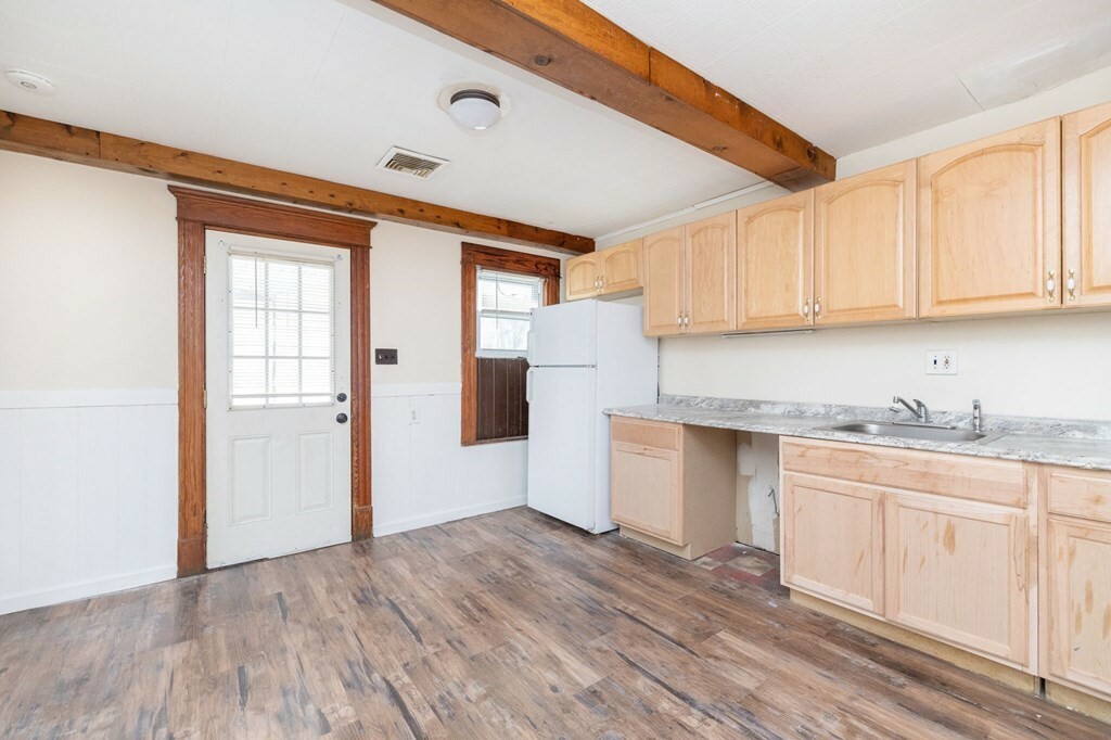 Property Photo: 138 Grattan St 2 MA 01020