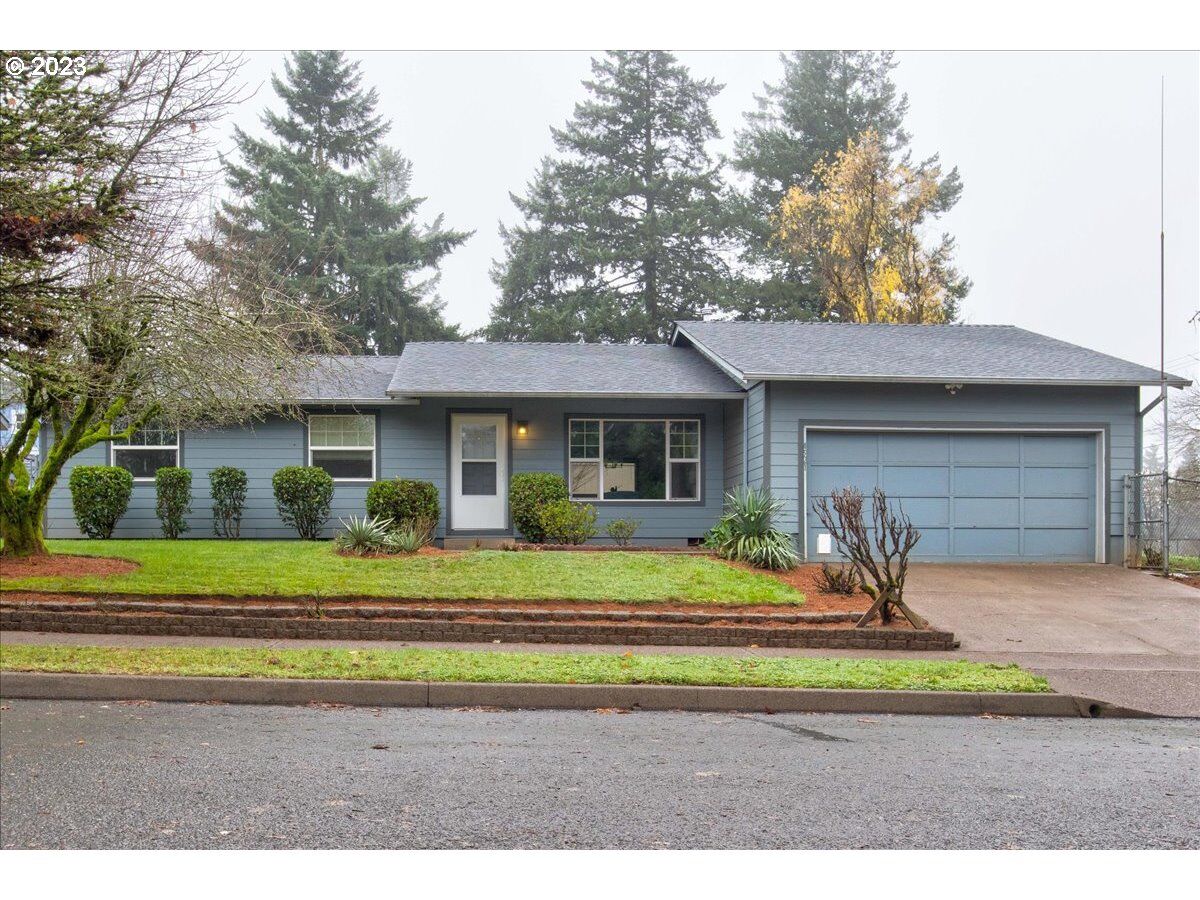 Property Photo: 4521 Chaparral Dr SE OR 97302