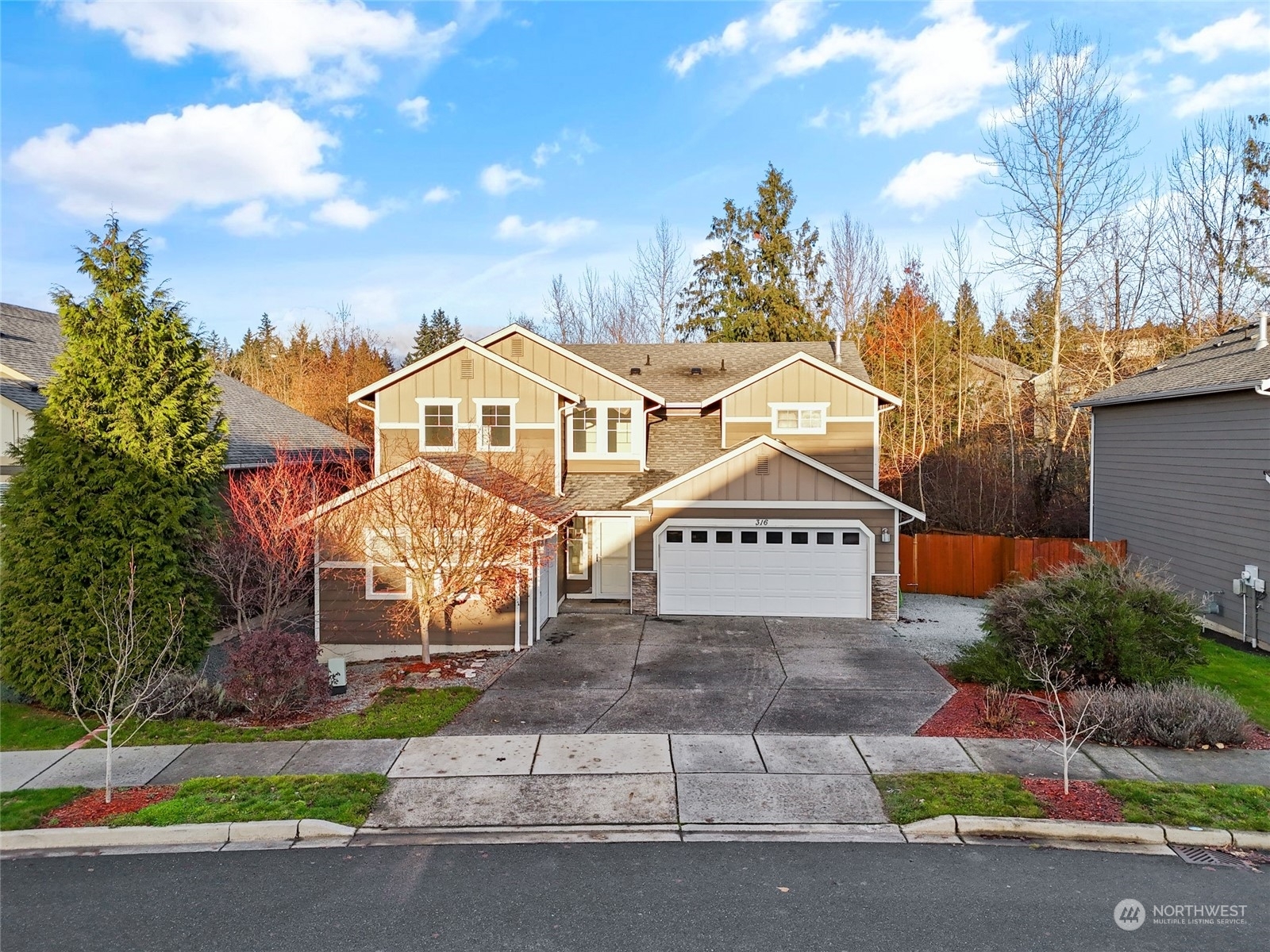 Property Photo: 316 Barry Loop WA 98274