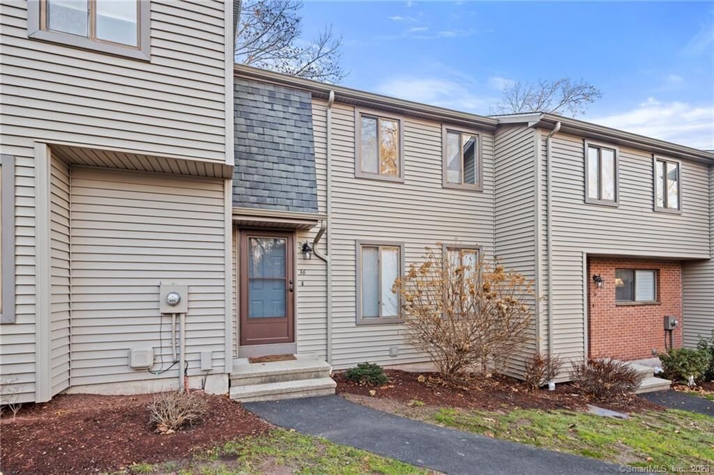 Property Photo:  36 Hitching Post Lane 36  CT 06033 