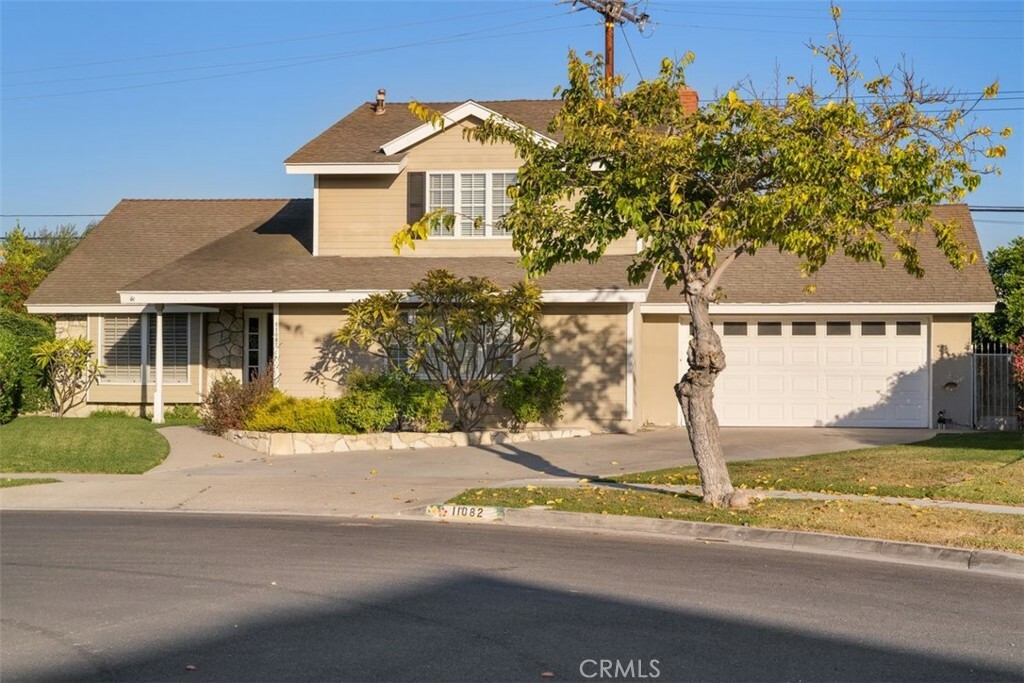 Property Photo:  11082 Mindora Street  CA 90720 