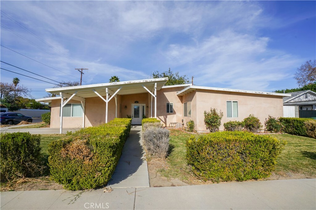 Property Photo:  19467 Stagg Street  CA 91335 