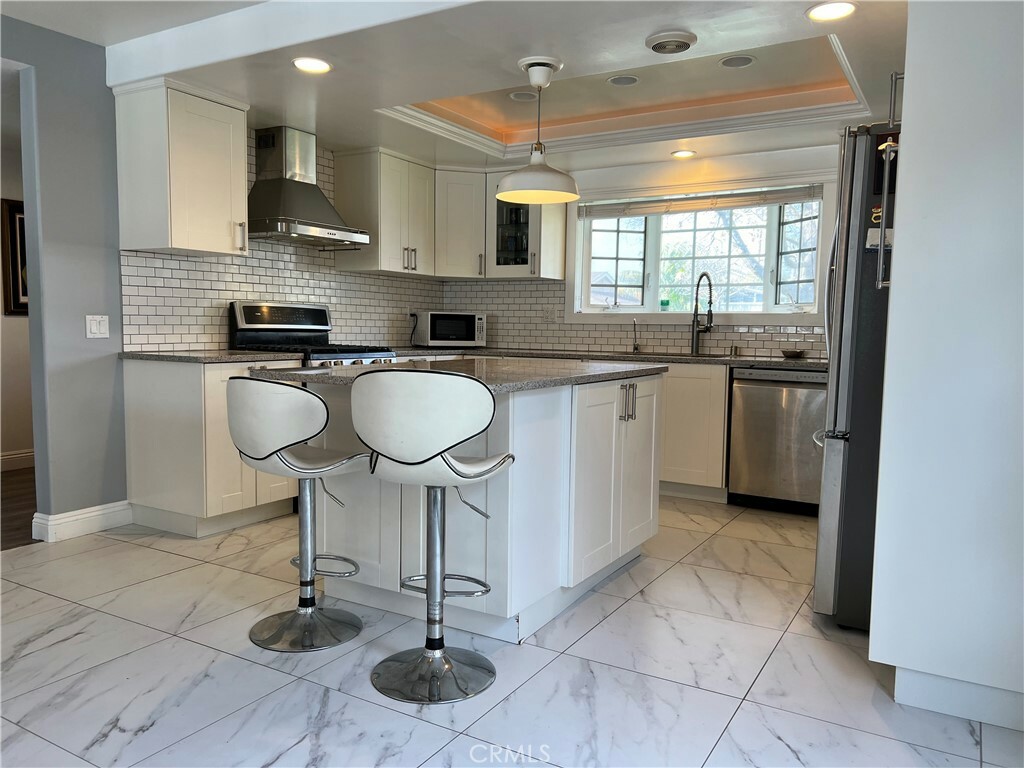 Property Photo:  9422 Nantucket Drive  CA 92646 