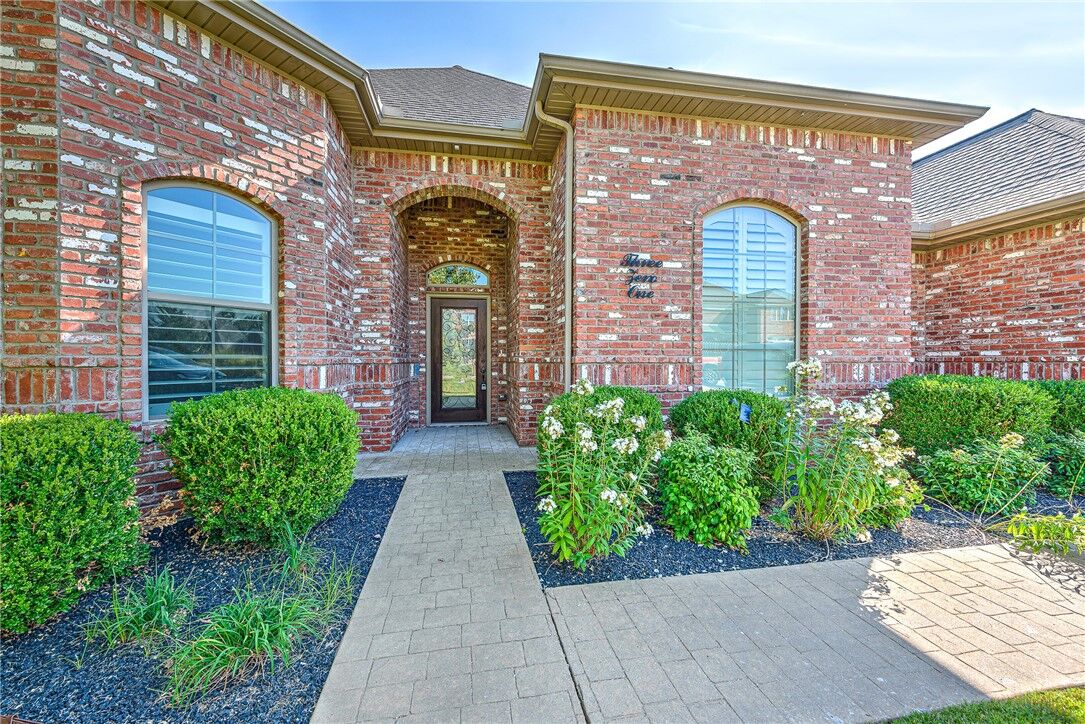 Property Photo:  301 NW O Street  AR 72712