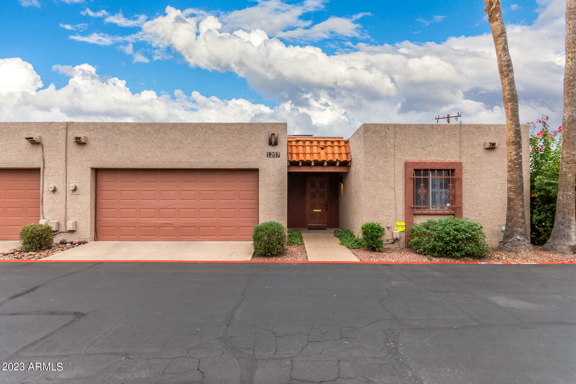 Property Photo:  1207 E Encantada Place  AZ 85014 