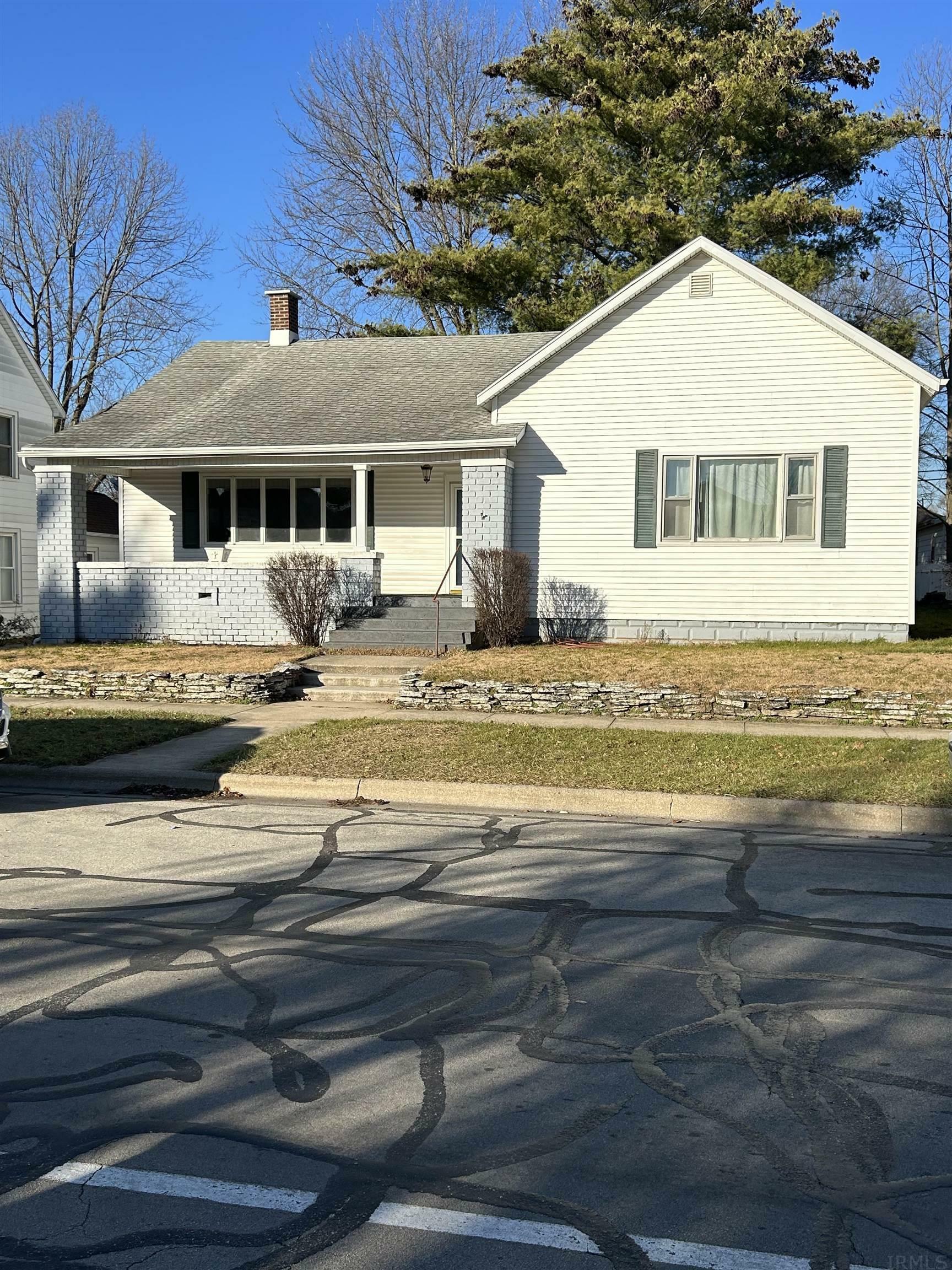 Property Photo:  815 E Fort Wayne Street  IN 46580 