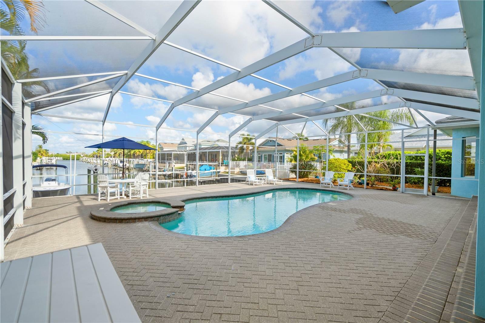 Property Photo:  427 Mirabay Boulevard  FL 33572 