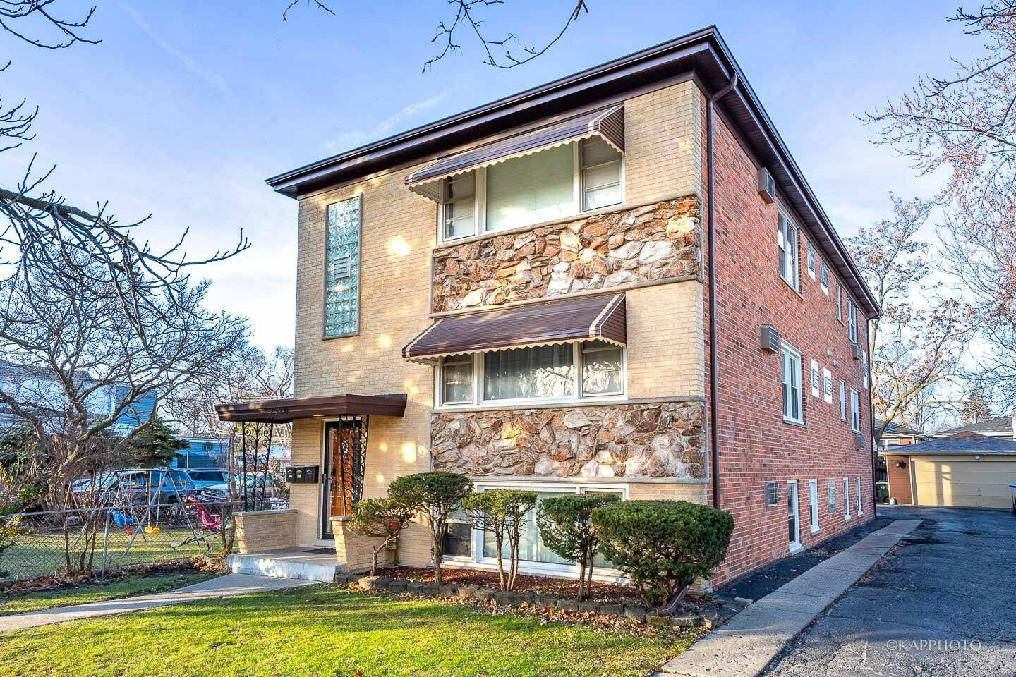 Property Photo: 2520 N 78th Court 3 IL 60707