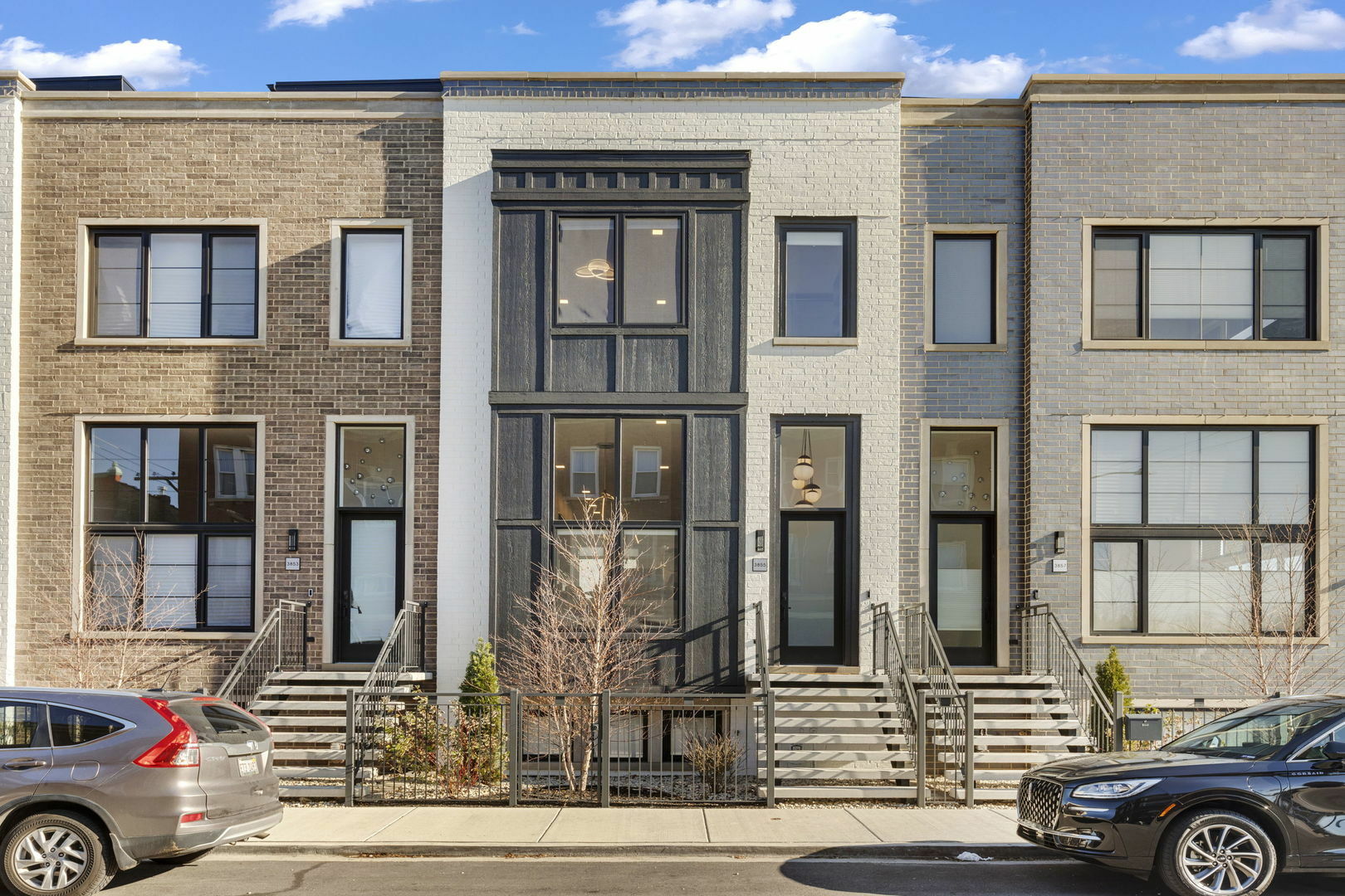 Property Photo: 3855 S Calumet Avenue IL 60653