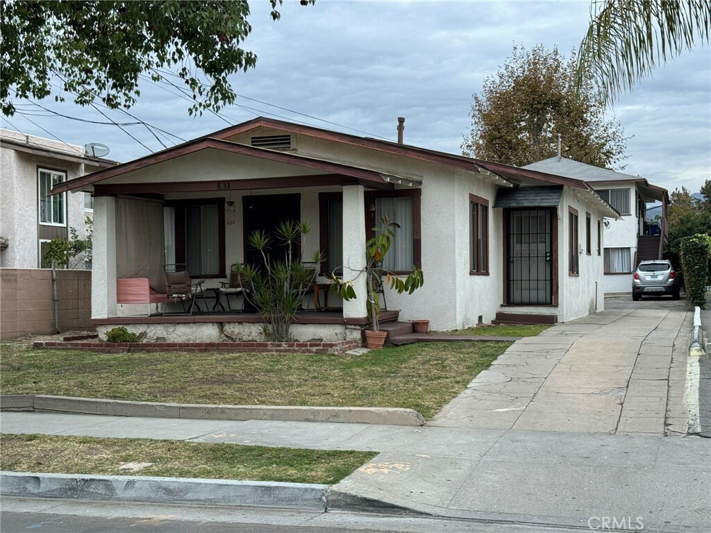 Property Photo:  833 E Acacia Avenue  CA 91205 