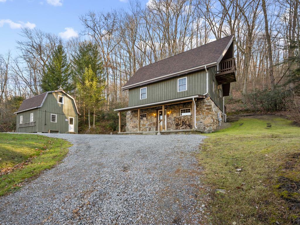 Property Photo:  922 Polk Cutoff  PA 16342 