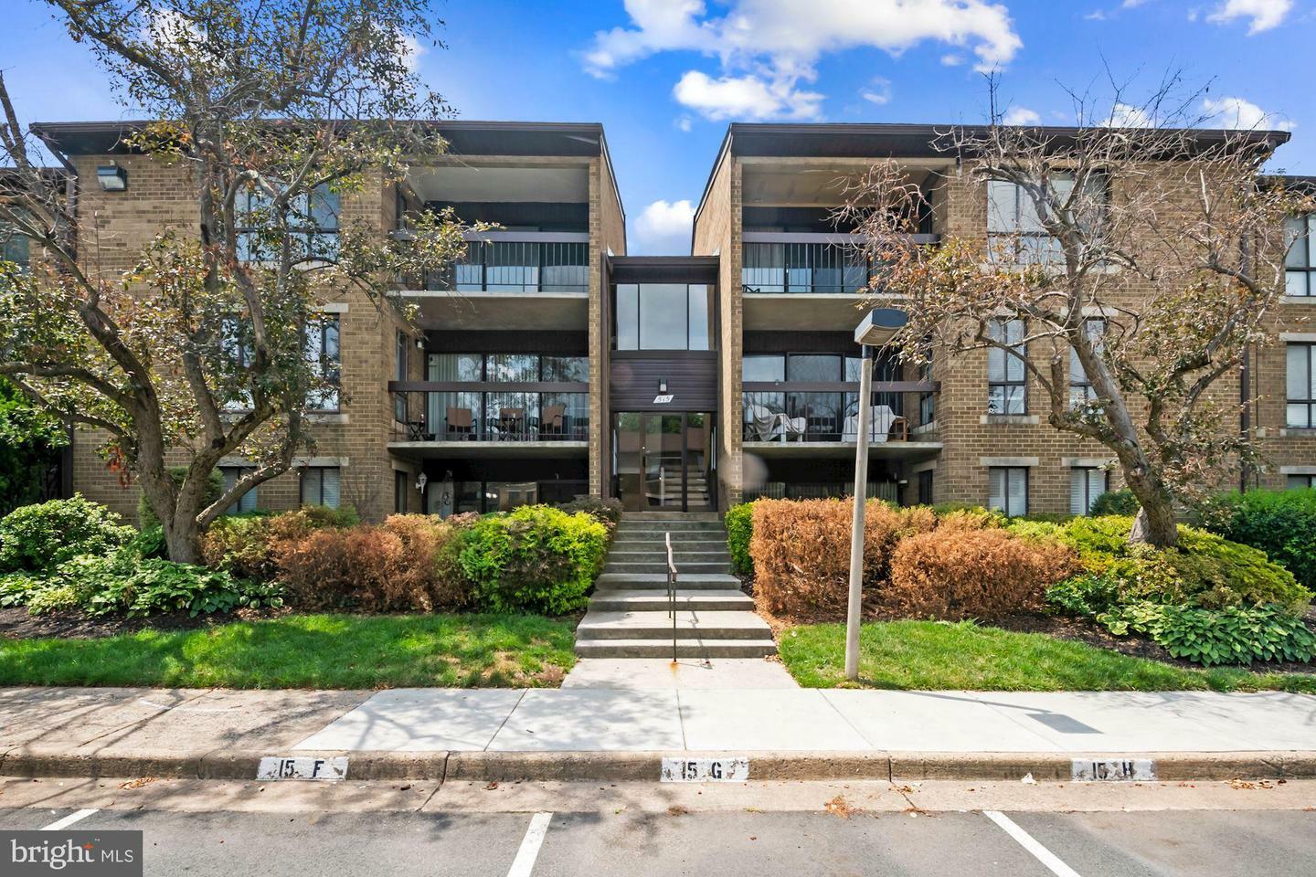 Property Photo: 515 Florida Avenue 103 VA 20170