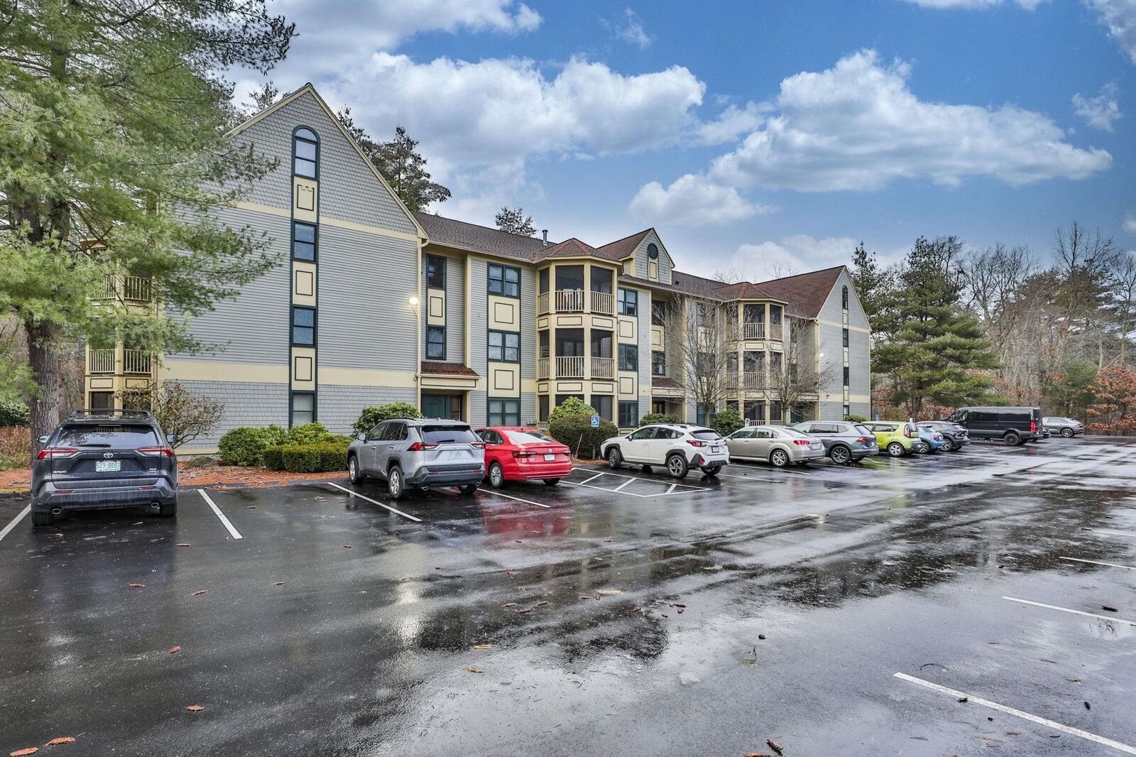 Property Photo: 3 Bartemus Trail 207 NH 03063